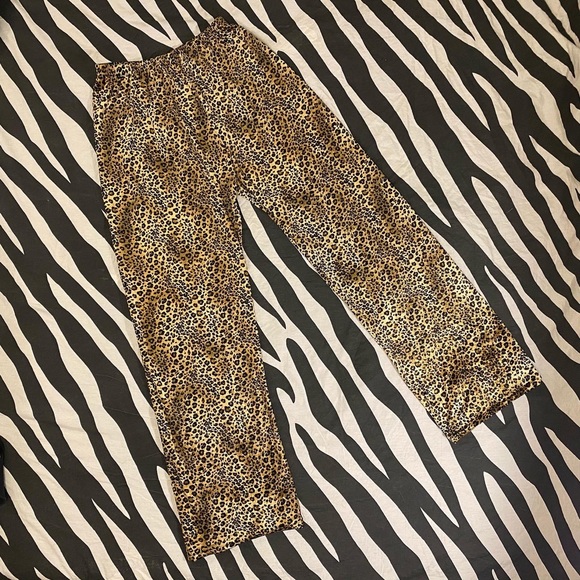 Y2K VELOUR CHEETAH PRINT PANTS - Picture 5 of 5